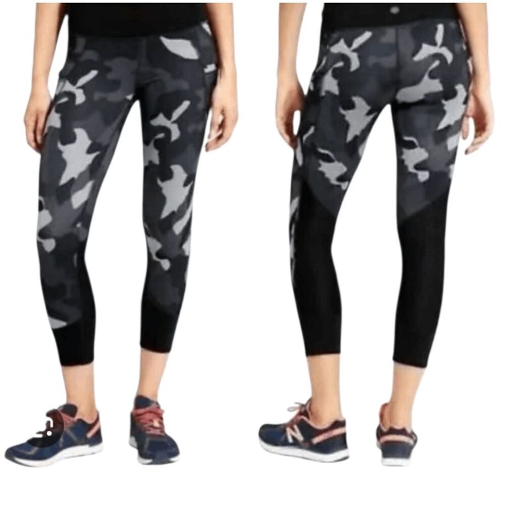 ATHLETA Camo Relay Capri 2.0 Size XS